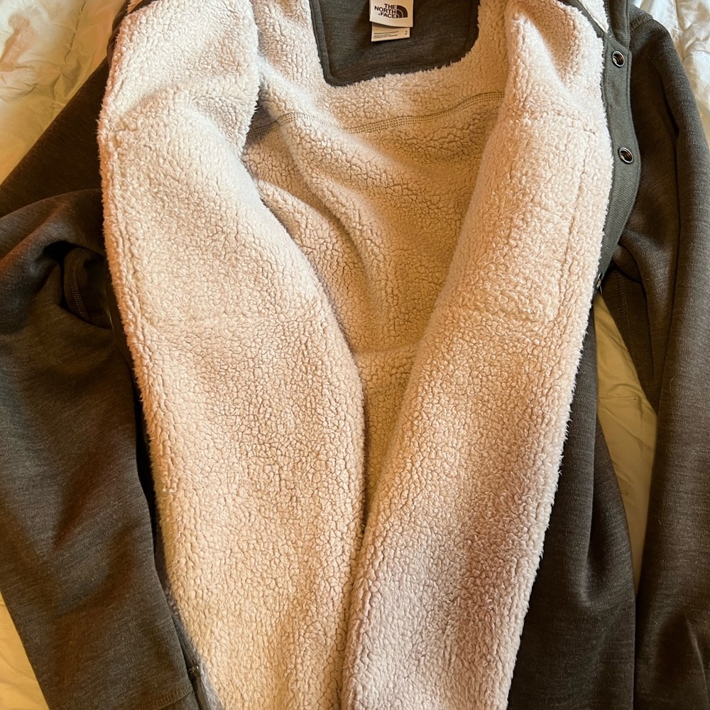 The North Face Charcoal Button-Up Jacket - Picture 4 of 5